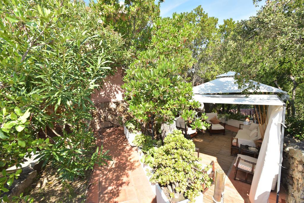 Bed & Breakfast Yin & Yang San Pantaleo Exteriör bild